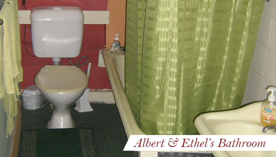 Albert and Ethels Bathroom - Gayfords Cottages Clunes