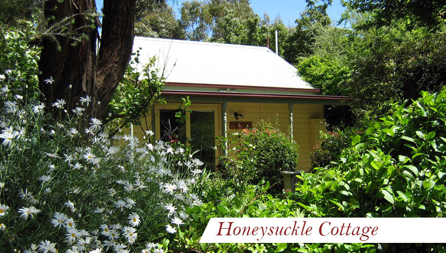 Honey Suckle Cottage - Gayfords Cottages Clunes